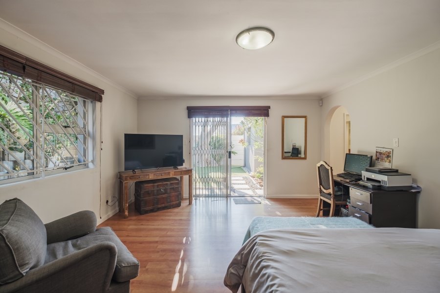 4 Bedroom Property for Sale in Fresnaye Western Cape